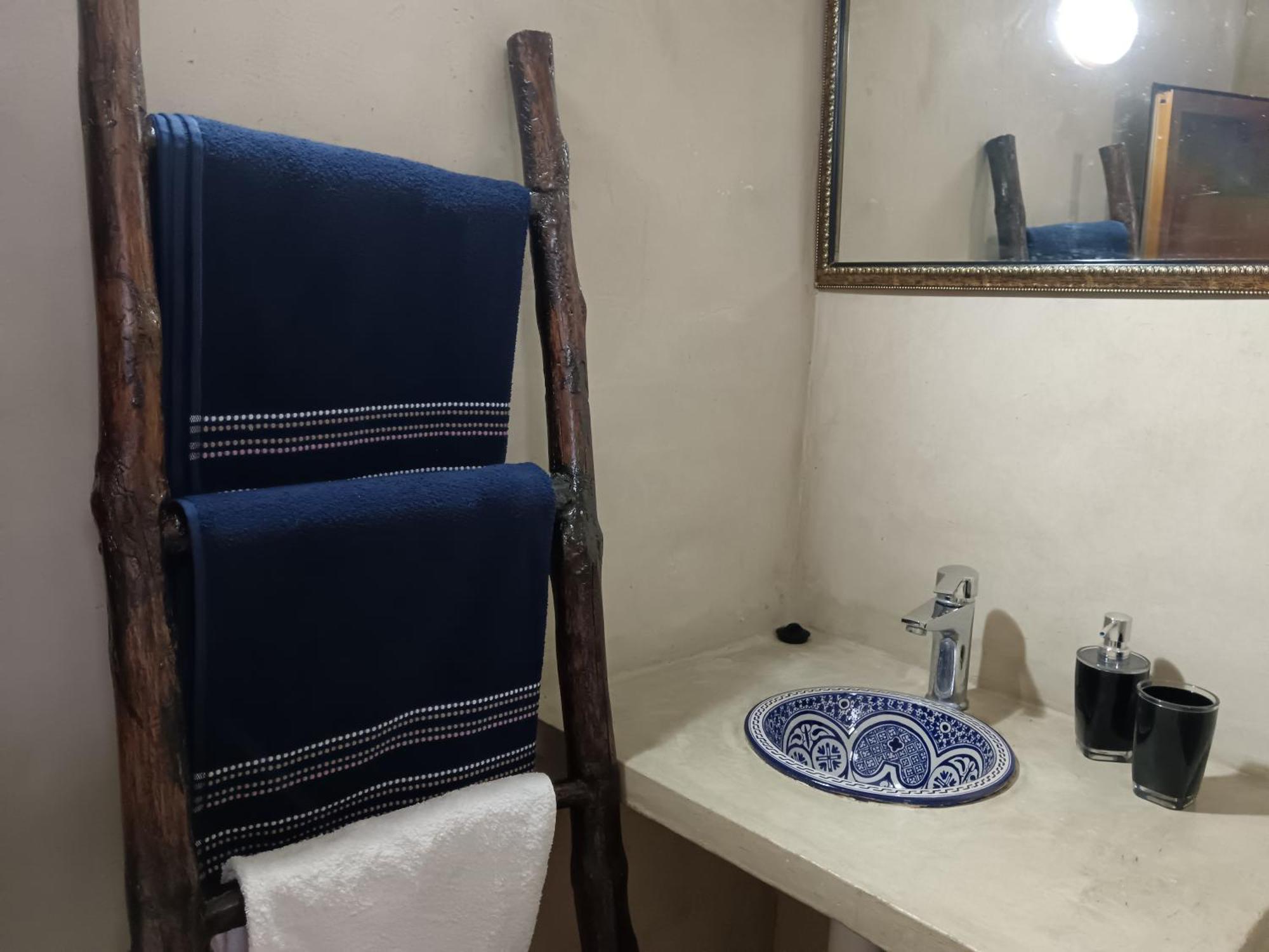 Relais De Tahla Hotel Ain Bou Mahdi Bagian luar foto